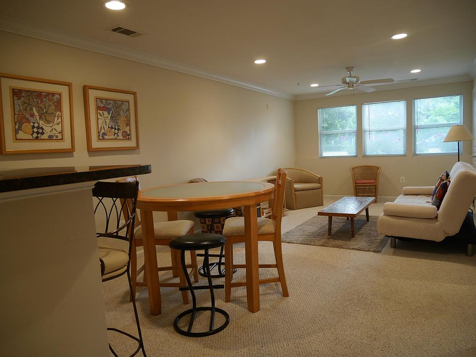 Dining-Living room with a sofa bed