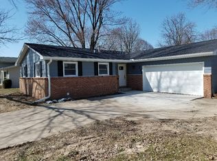 212 Kurlene Dr, Macomb, IL 61455