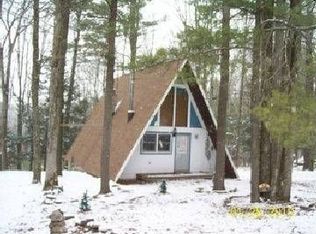 116 Hickory Rd, Dingmans Ferry, PA 18328