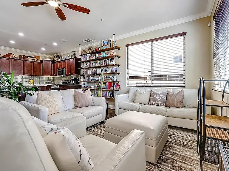 3921 W Payson Ave — Photo 17