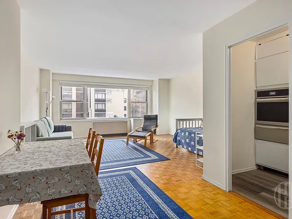 400 E 85th St APT 4G, New York, NY 10028