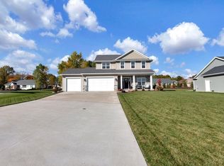 1305 Coneflower Ct, Neenah, WI 54956