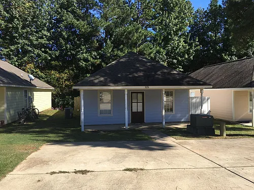 325 Countryview Cv Photo 1