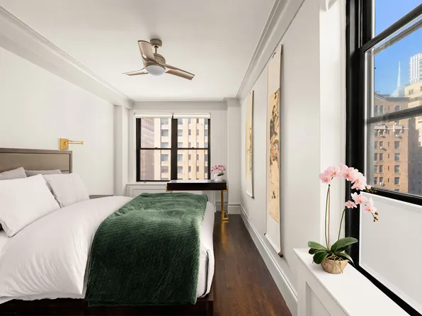 7 Park Avenue image 1 of 5