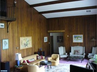 1811 Beverly Rd, Burlington, NJ 08016