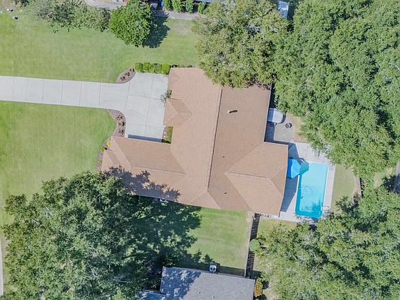 3rd image of 4252 Lancaster Gate Dr