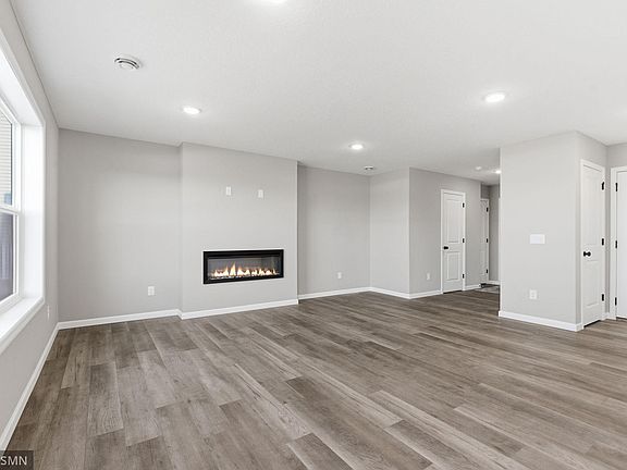 5th image of 2627 Ivan Ave NE