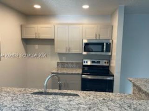 4015 W McNab Rd APT D305, photo 2