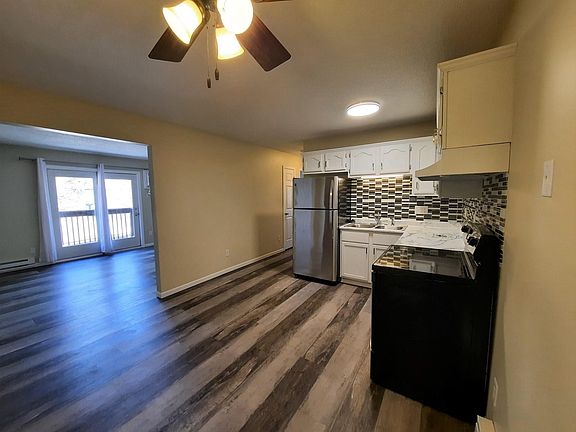 3rd image of 832 Wentworth Ave APT 12