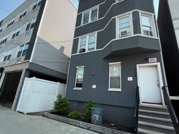 208 Governor St, Paterson, NJ