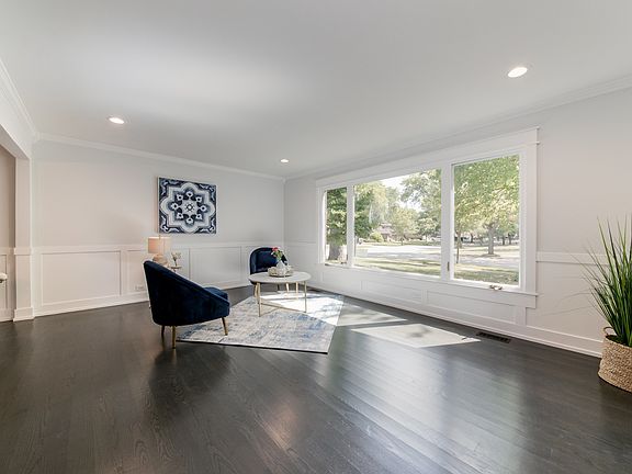 5th image of 1128 N Ventura Dr