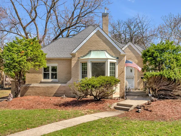 1039 Forest Hill St, Calumet City, IL 60409