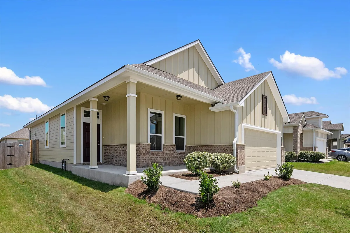 Building Photo - 133 Walk Way Dr