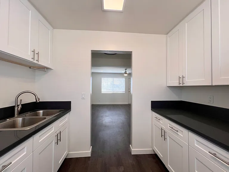 2223 Dunlop St — Photo 1