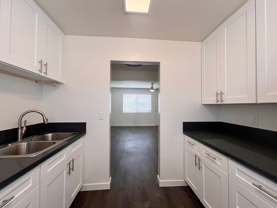 1st image of 2223 Dunlop St