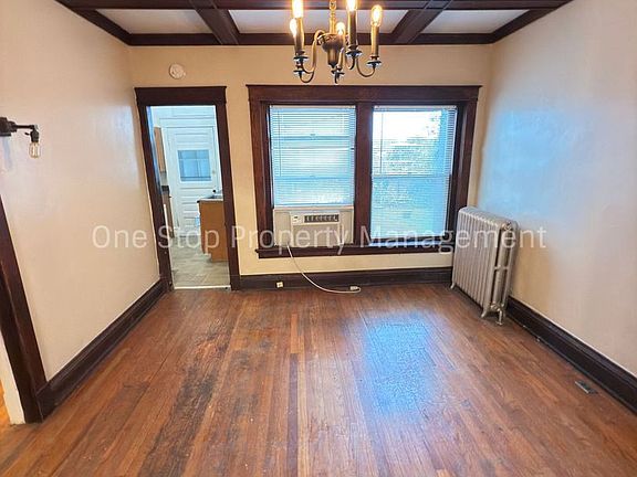3rd image of 3619 Wyandotte St APT 1N