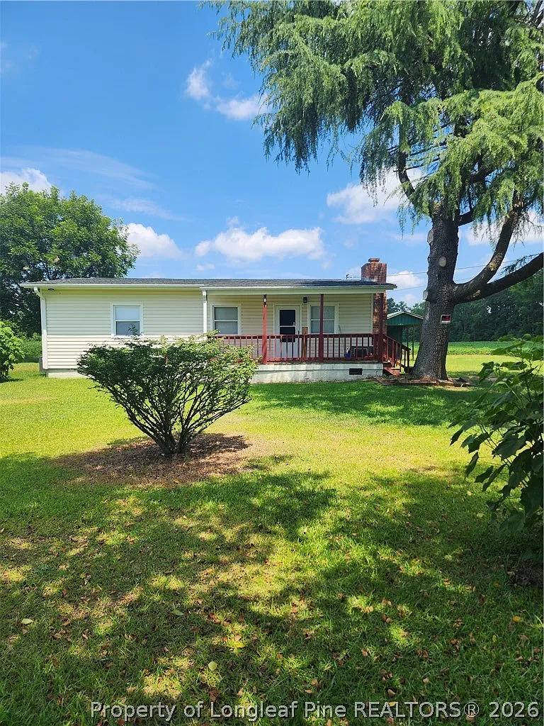 3 bed, 1.0 bath, 1136 sqft, $1,100 — Photo 1