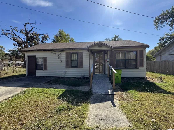 315 E Cherry St, Lonoke, AR 72086