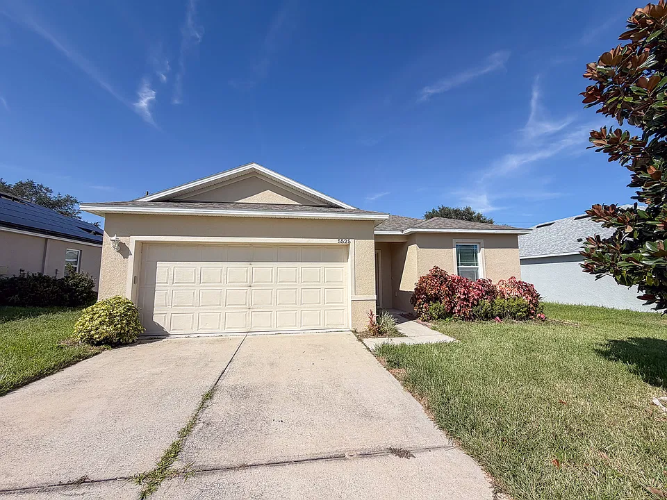 5525 Forest Ridge Dr