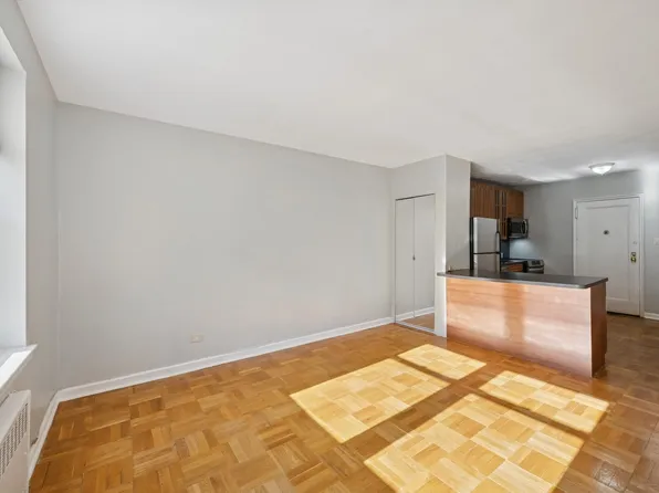 162-21 Powells Cove Boulevard image 3 of 21