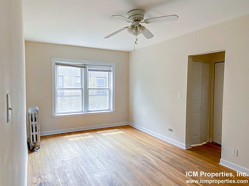 1st image of 39263 N Pine Grove Ave #3W