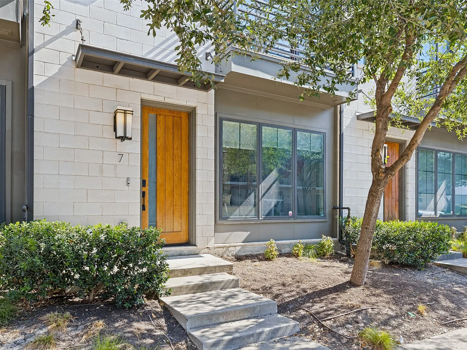 3 bed, 3.5 bath, 2789 sqft, $5,500 — Photo 3