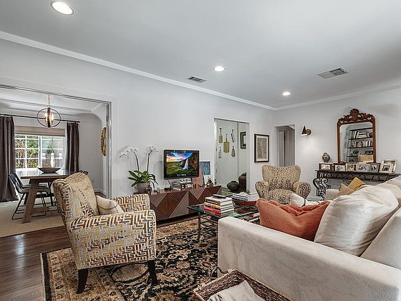 4th image of 839 Westmount Dr