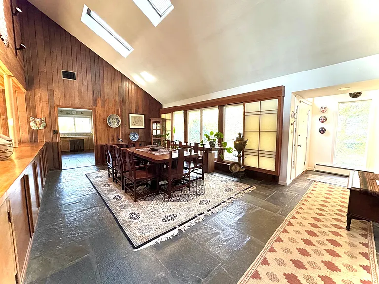 6819 Selkirk Dr — Photo 6