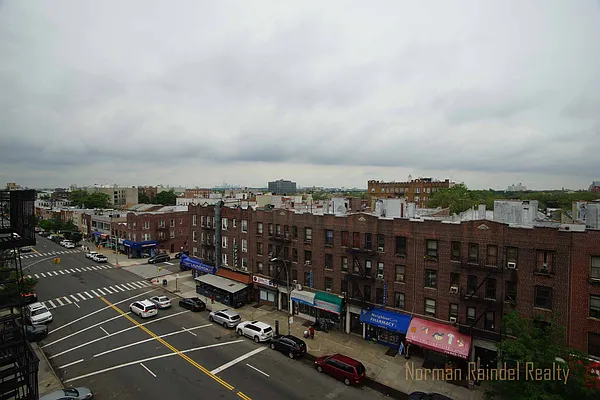 Rented by Norman Raindel, LREB | media 20