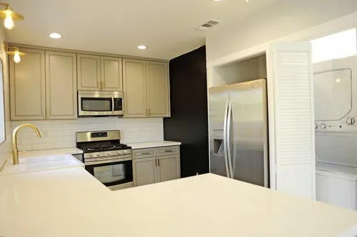 1422 N Avenue 51 Photo 1