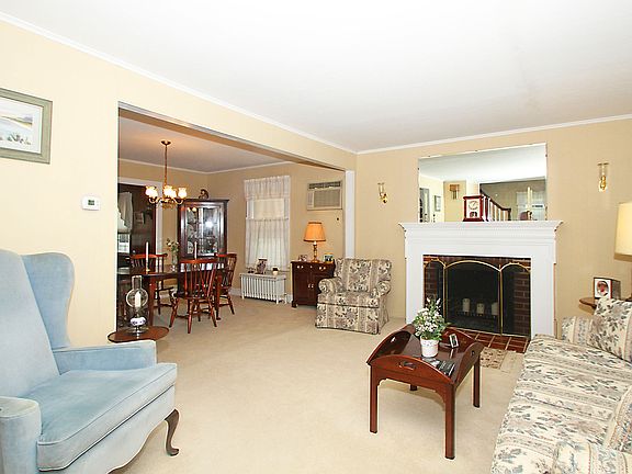 3rd image of 76 Cambridge Ave