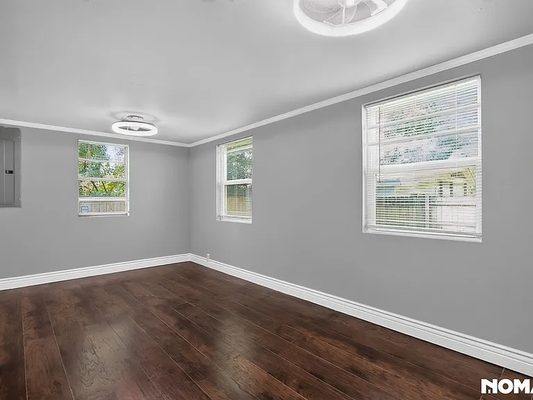 708 S Chestnut St — Photo 15