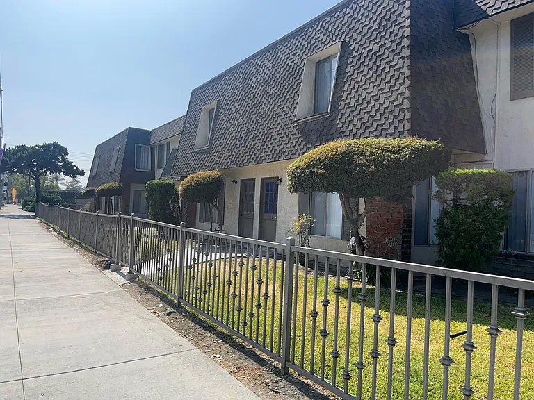Santa Fe Springs Apartments — Photo 5