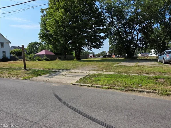 4823 McKinley Ave, Ashtabula, OH 44004