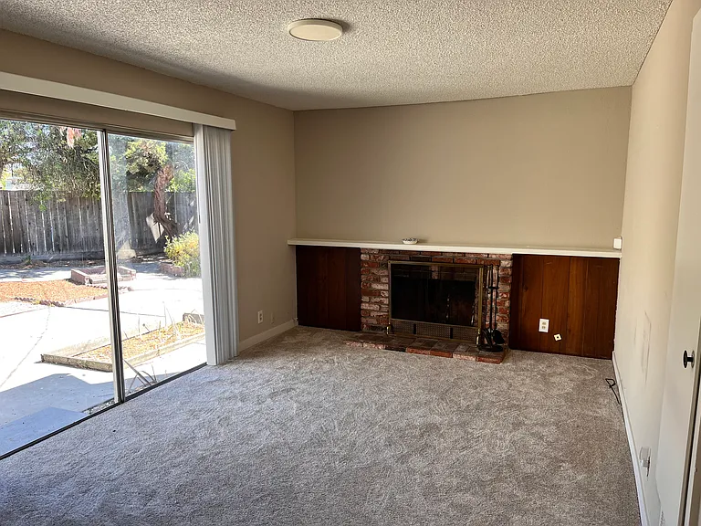 651 Aztec Ct — Photo 6