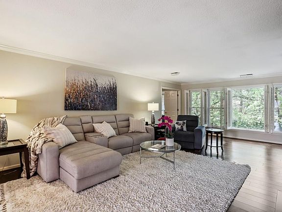 4th image of 1 Plantation Dr NE #B