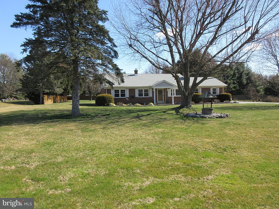 1st image of 144 Pine Valley Dr