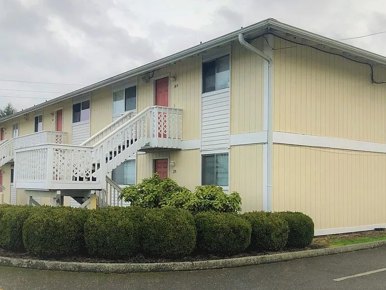 Somerset Apartments — Photo 4
