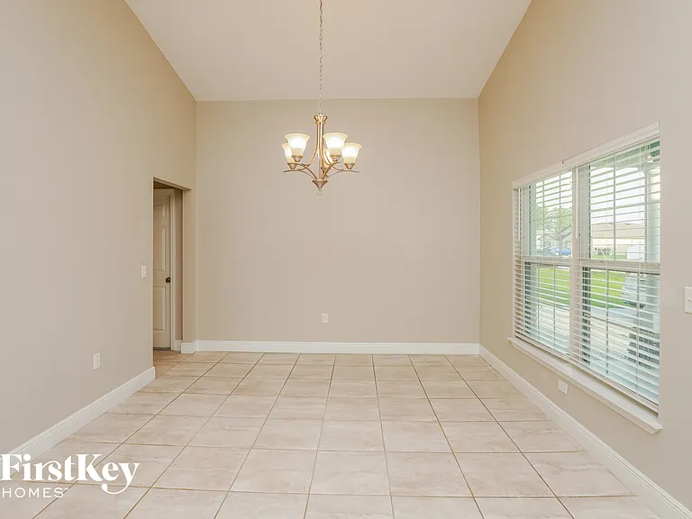 368 Camellia Ct — Photo 5