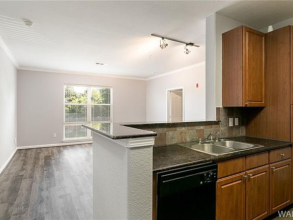 5th image of 600 13th St APT 331