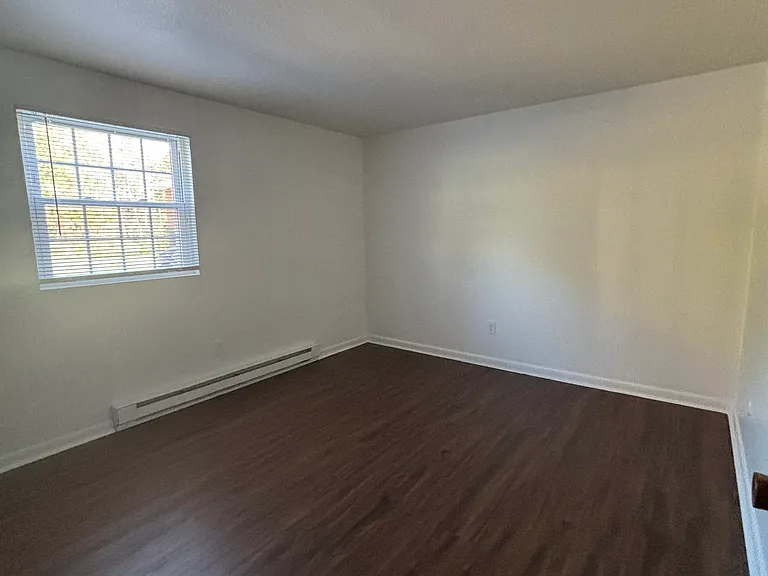 Governor Weare Apartments — Photo 23