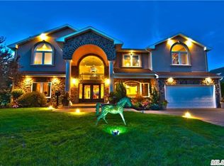 3055 Wynsum Ave, Merrick, NY 11566