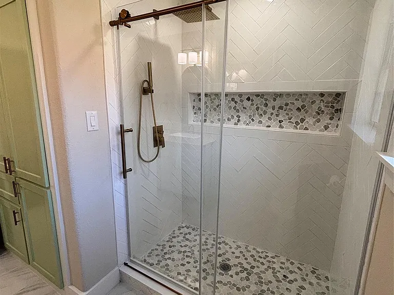 118 Clover St — Photo 22