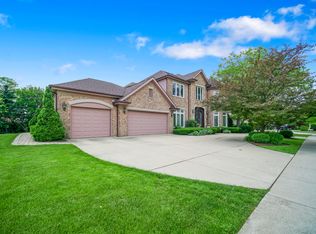 28 Riverside Dr, Deerfield, IL 60015