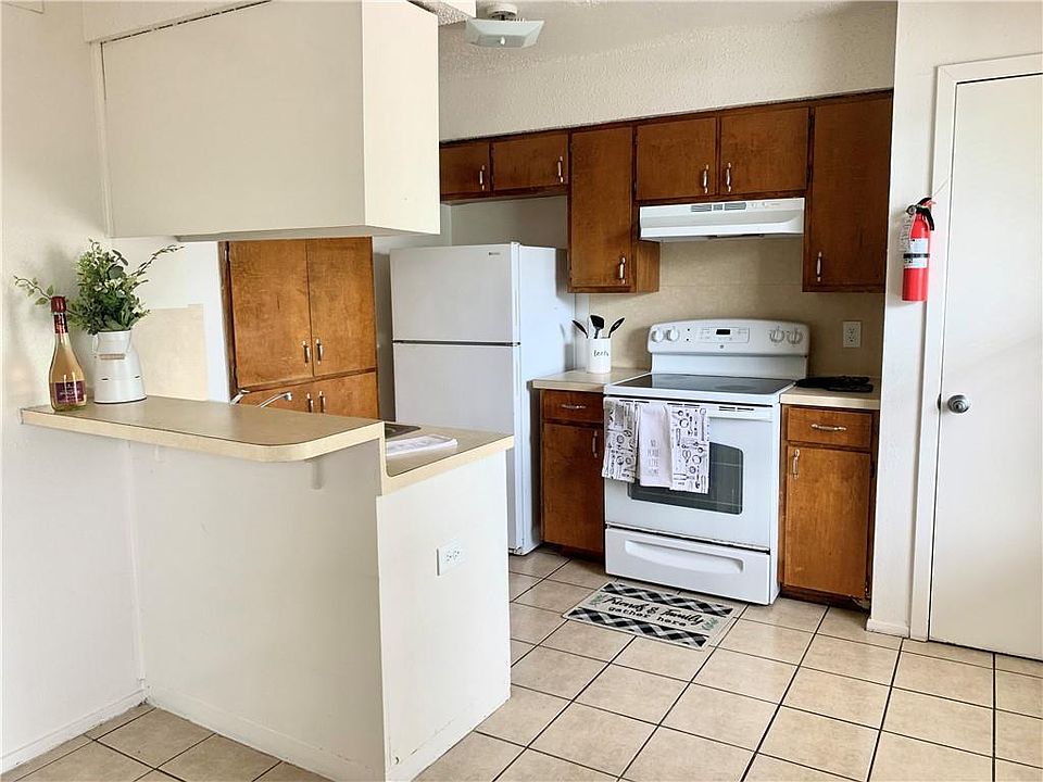1st image of 2613 E Cesar Chavez St #304