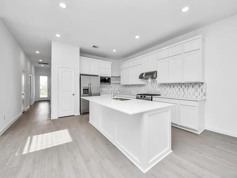 27443 Sunterra Village Dr — Photo 16