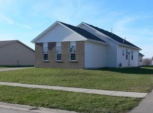 2968 Meadowlark Ln, Machesney Park, IL 61115