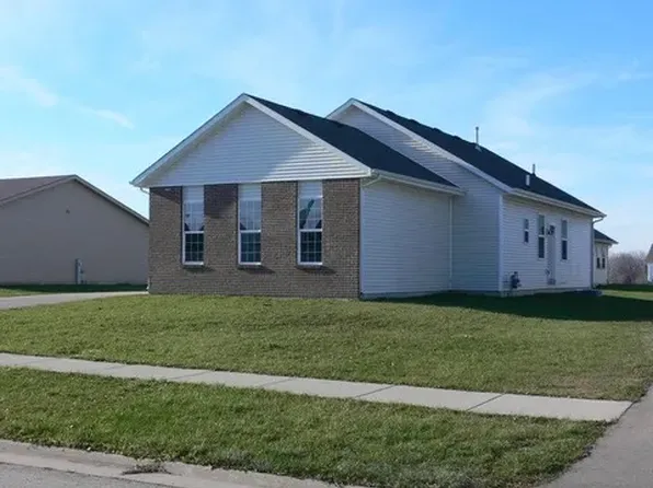 2968 Meadowlark Ln, Machesney Park, IL 61115