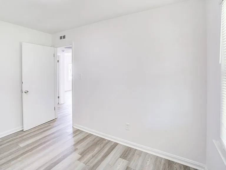13117 Wilton Ave — Photo 17