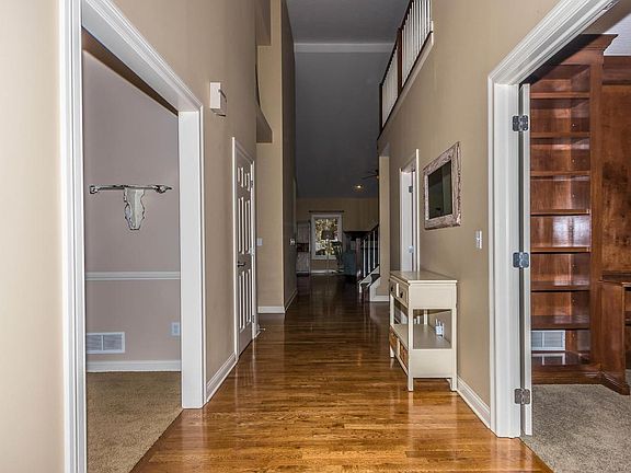 4th image of 5861 Highland Hills Dr